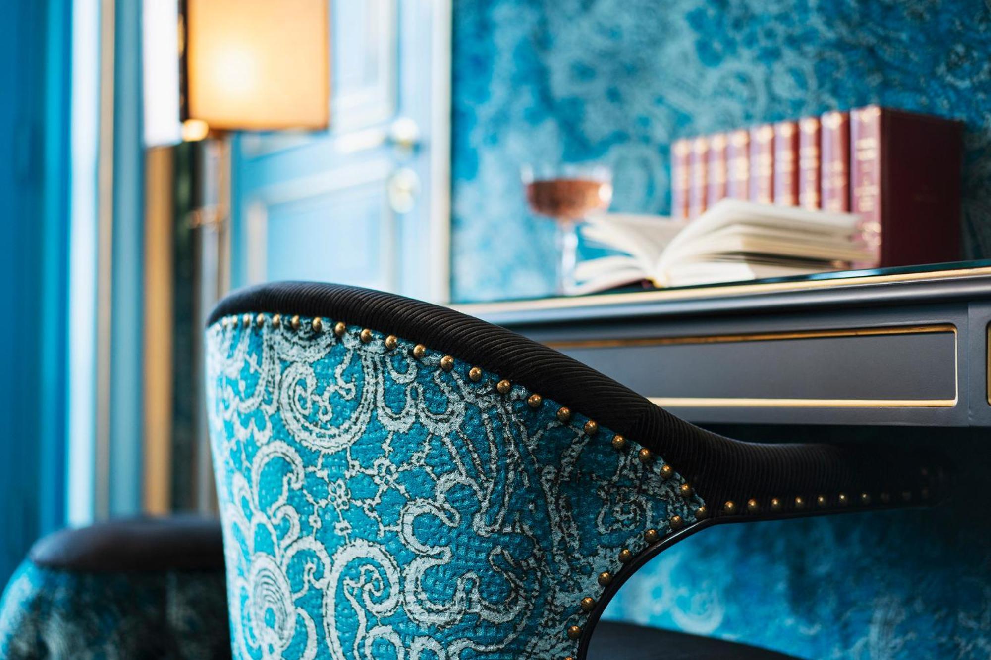 Maison Proust, & La Hotel Paris