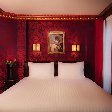 Maison Proust, & La Parigi