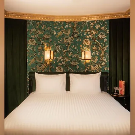 Maison Proust, & La Hotel 5*