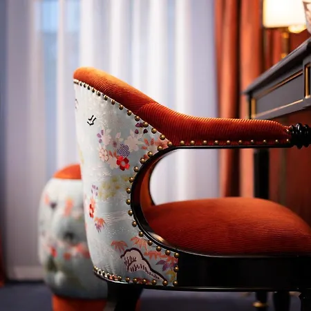 Maison Proust, & La Hotel 5*