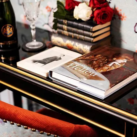 Maison Proust, & La 5* Parigi