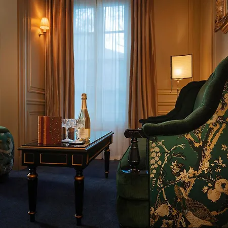 Maison Proust, & La 5* Parigi