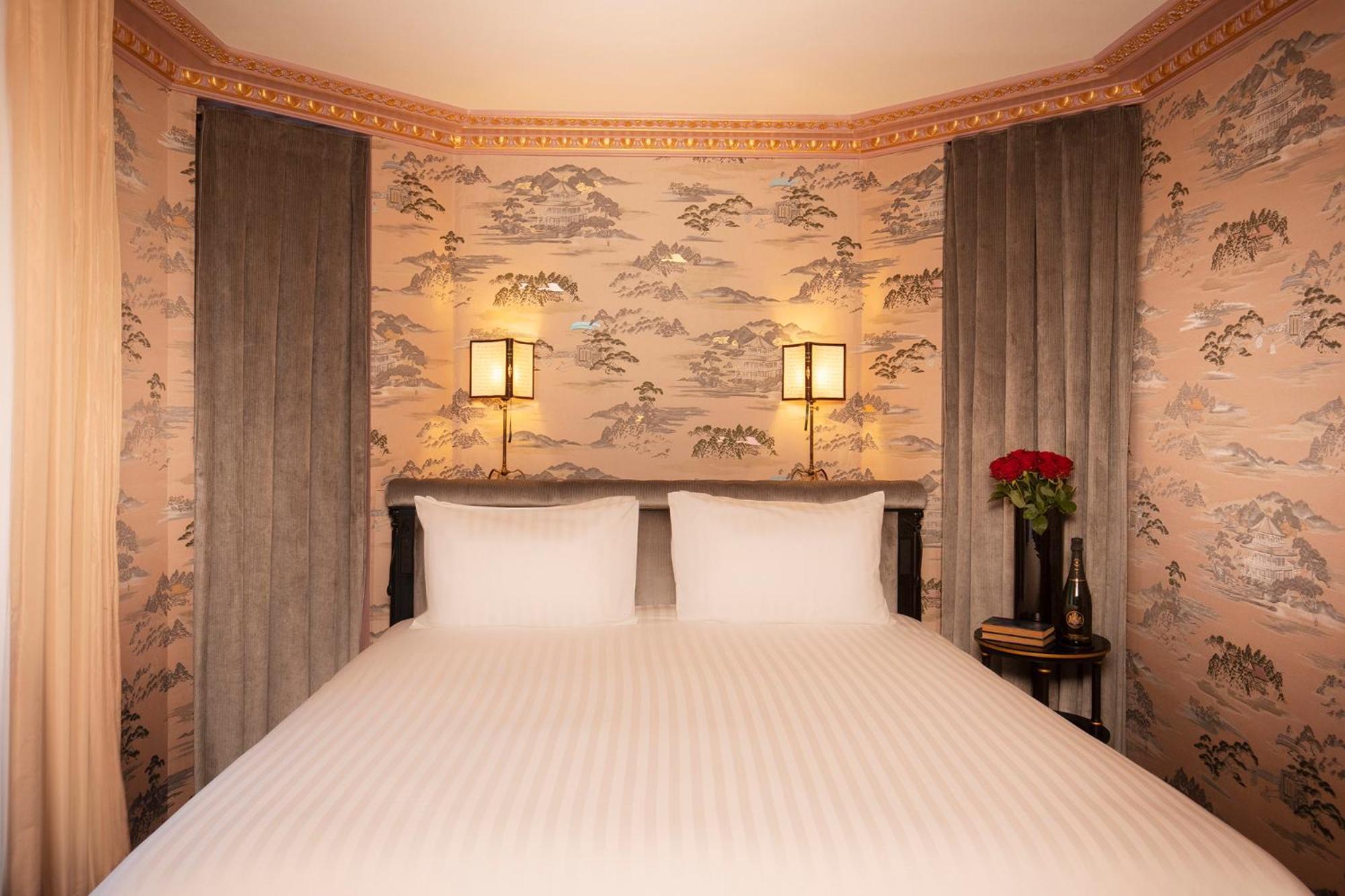 Maison Proust, & La Paris