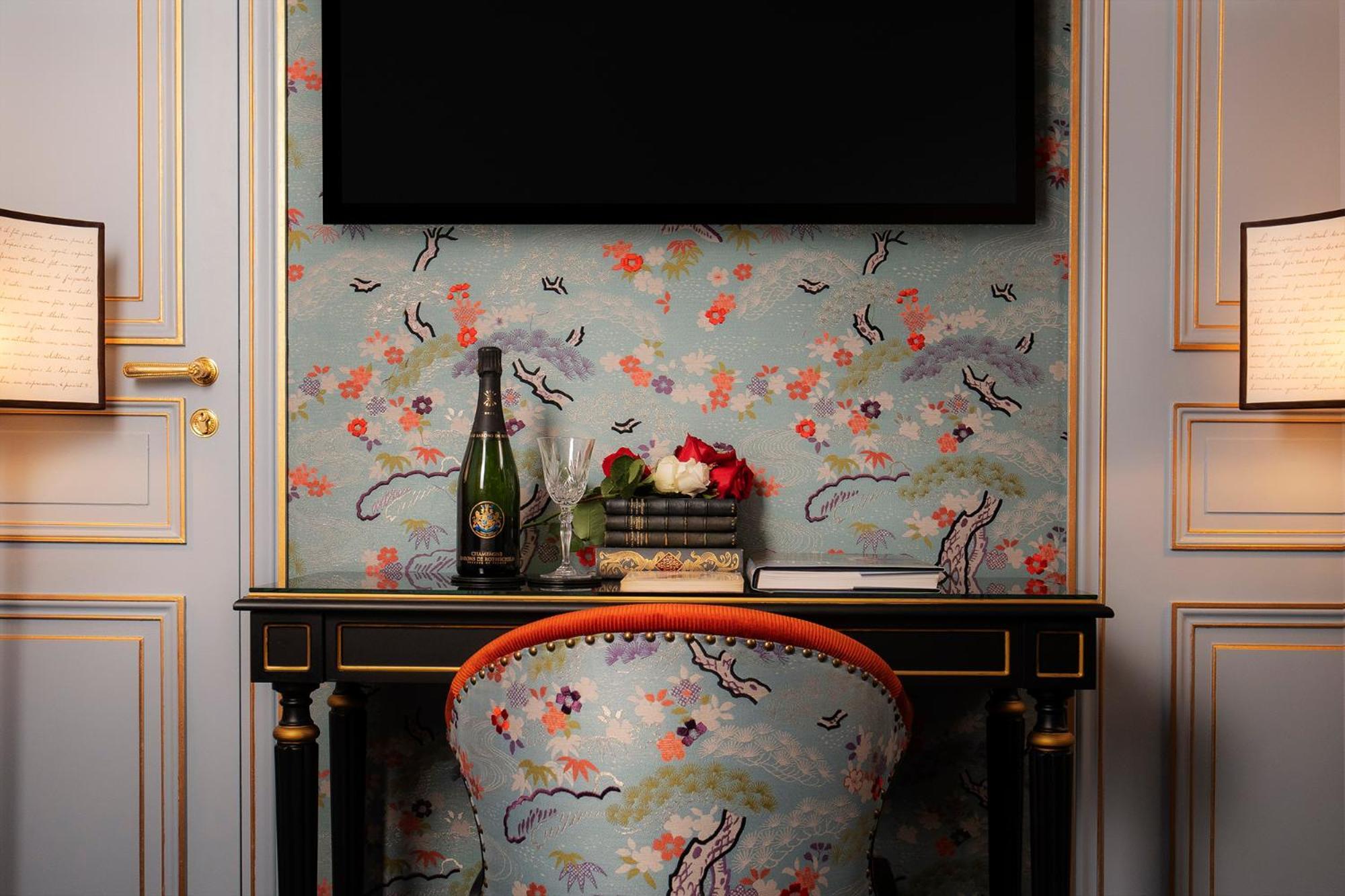 Maison Proust, & La Hotel Paris