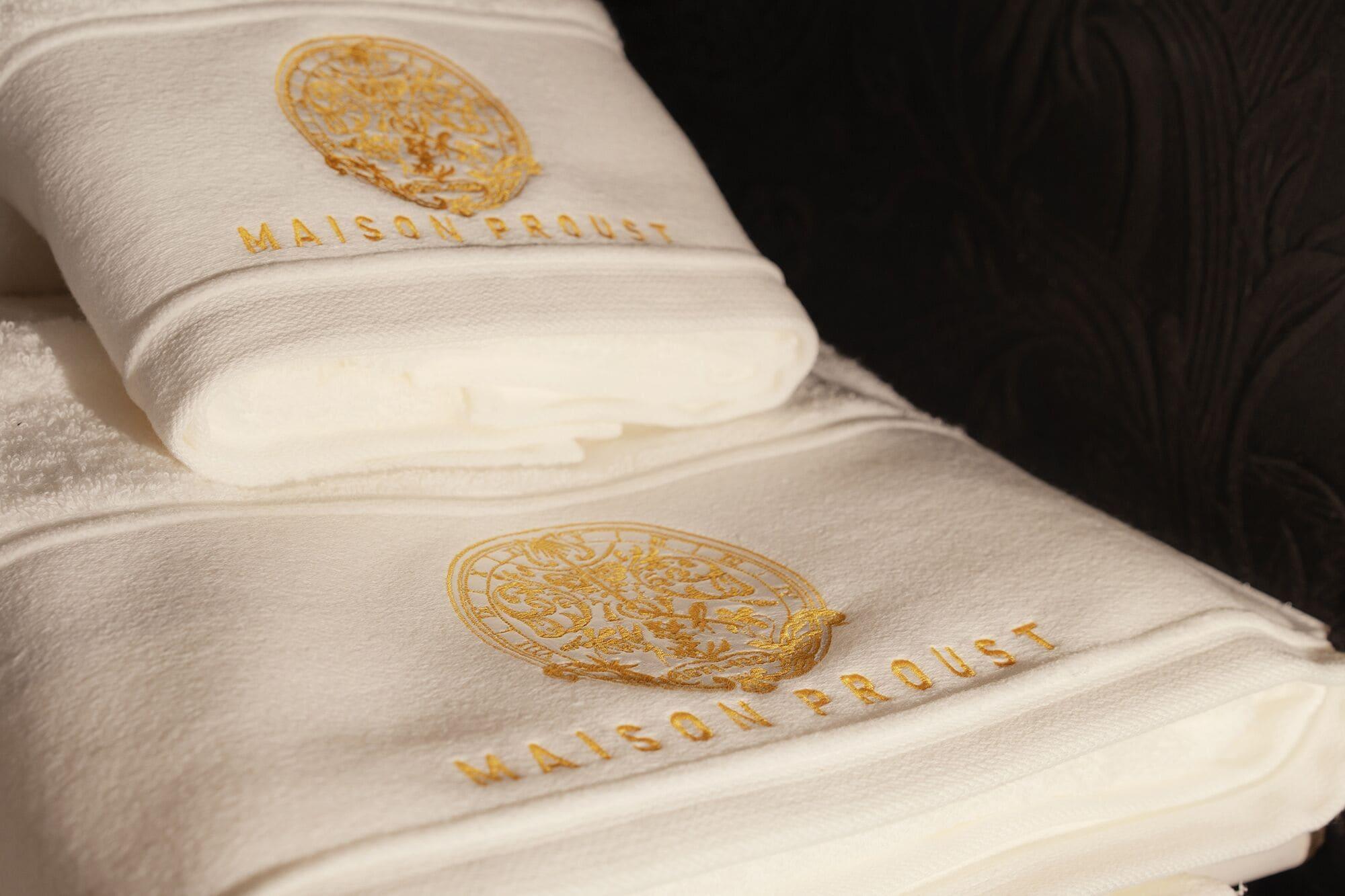 Maison Proust, & La 5*